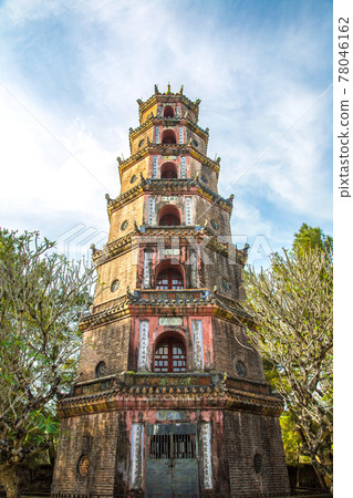 Thien Mu Pagoda in Hue, Vietnam 78046162