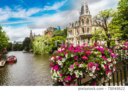 Canal in Amsterdam 78048622
