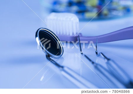 Close-up Dental Instruments Close-up Dental Instruments 78048866