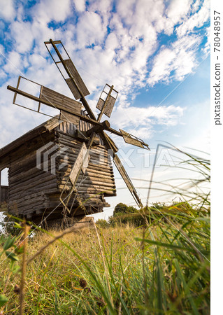 Traditional windmill in Pirogovo Traditional windmill in Pirogovo 78048957