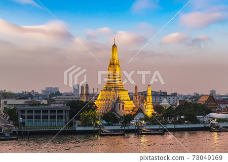Wat Arun Temple in Bangkok 78049169