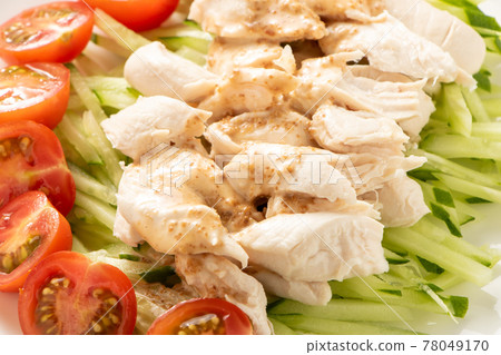 Bon bon chicken salad up. 78049170