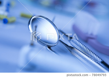 Close-up Dental Instruments Close-up Dental Instruments 78049793