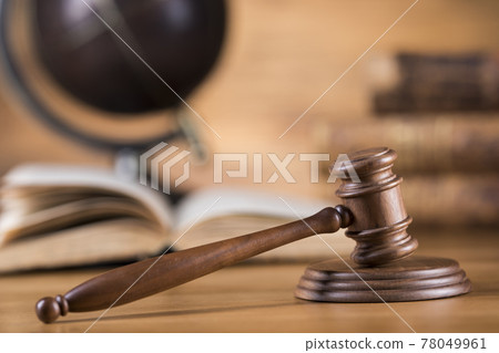 Law and justice concept, wooden gavel, globe background Law and justice concept, wooden gavel, globe background 78049961
