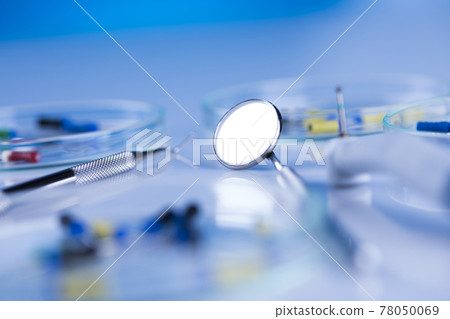 Close-up Dental Instruments Close-up Dental Instruments 78050069
