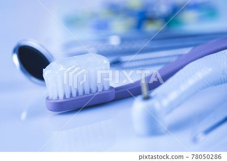Close-up Dental Instruments Close-up Dental Instruments 78050286