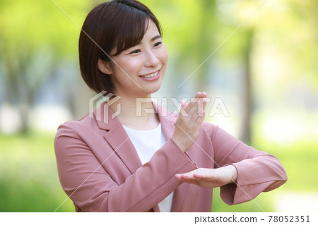 Sign language "Thank you" Sign language "Thank you" 78052351