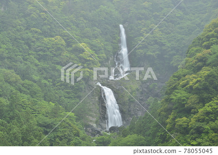 [Shingu City, Wakayama Prefecture] Nose White Waterfall 78055045