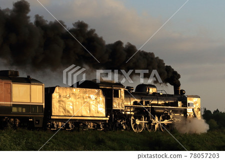 SL Banetsu Monogatari: Glittering the setting sun on the car body SL Banetsu Monogatari: Glittering the setting sun on the car body 78057203