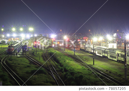Series 215 distribution trains that stop at night depots and stations Series 215 distribution trains that stop at night depots and stations 78057205