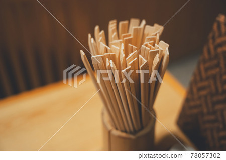 餐廳的一次性筷子架 78057302