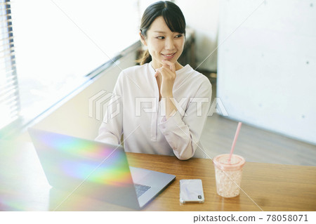 female, lady, woman 78058071