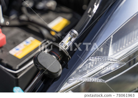 Headlights and LED bulbs Fanless LED headlights for integrated vehicles 78061963