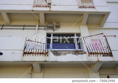 Exterior of the building damaged by the tsunami, the remains of the earthquake in Sendai City, Miyagi Prefecture (Sendai City Arahama Elementary School) 78062990