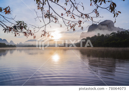 Ban Nong Thale the natural scenery of the sunshine in the morning. 78064073
