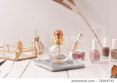 Powder room perfume bottle Powder room perfume bottle 78064745