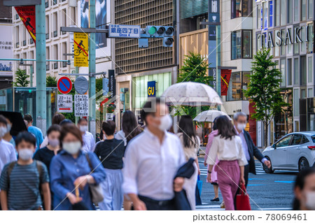 Japan's Tokyo cityscape The battle with Corona continues, but there are many people in Ginza ... The declaration no longer echoes ... = May 25 78069461