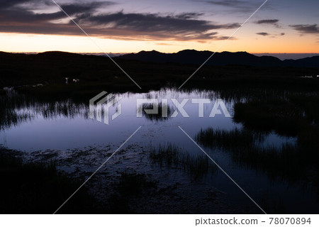 池塘糖早晨 池塘糖早晨 78070894