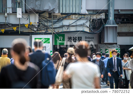 Japan's Tokyo cityscape Declaration of inaction continues, but it is no longer a man-made disaster of the incompetent government. Many people in Shibuya = May 25 78072252