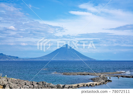 [Kaimondake from Bandokorobana Nature Park] Beppu, Eicho Beppu, Minamikyushu City, Kagoshima Prefecture 78072511
