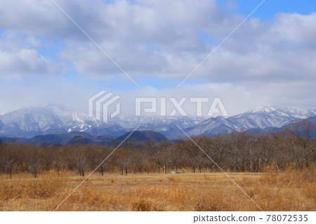Snow-covered Zao mountain range, vast landscape, Miyagi prefecture Snow-covered Zao mountain range, vast landscape, Miyagi prefecture 78072535