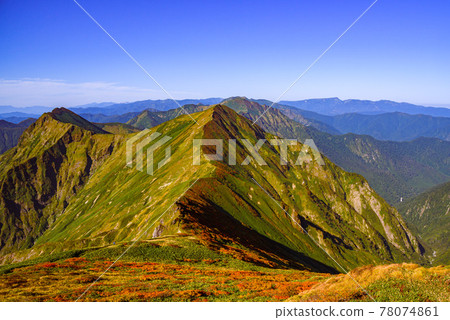 秋穀川山脈主脈脊線,晴空萬里 秋穀川山脈主脈脊線,晴空萬里 78074861