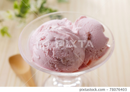 草莓冰淇淋 78076403