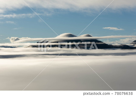 Sea of Clouds Mikuni Pass 78076638