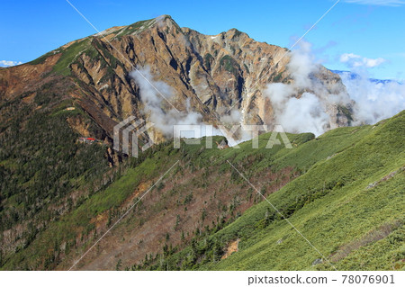 來自北阿爾卑斯山地岳的鹿島屋裡岳 78076901