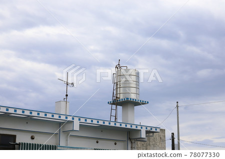 Okinawa Itoman Kyan Village Cityscape Rooftop Water Tank 78077330
