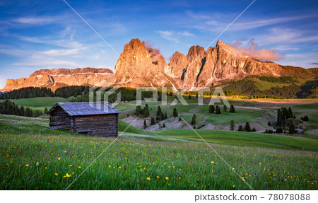Mt.Langkofel at sunset, view from Seiser Alm, Dolomites, Italy Mt.Langkofel at sunset, view from Seiser Alm, Dolomites, Italy 78078088