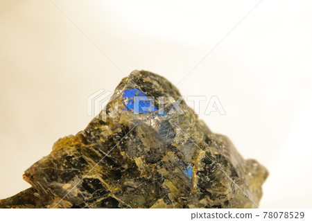 Black labradorite gemstone spectrolite that shines blue Black labradorite gemstone spectrolite that shines blue 78078529