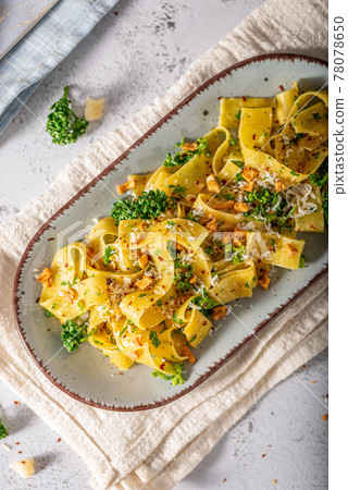 Garlic pasta with chilli flakes Garlic pasta with chilli flakes 78078650