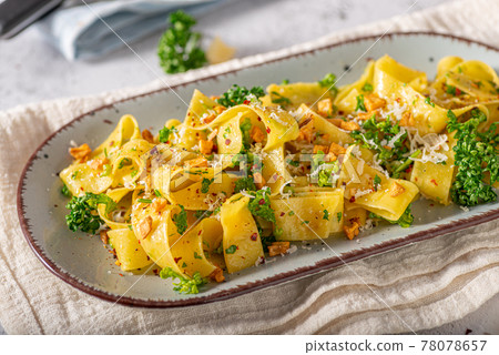 Garlic pasta with chilli flakes Garlic pasta with chilli flakes 78078657