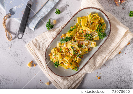Garlic pasta with chilli flakes Garlic pasta with chilli flakes 78078660