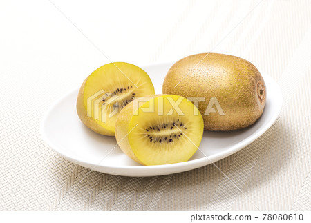Gold kiwi kiwi fruit healthy fruit 78080610