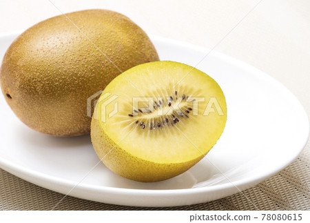 Gold kiwi kiwi fruit healthy fruit 78080615