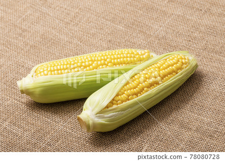 Sweet corn corn summer vegetables Sweet corn corn summer vegetables 78080728