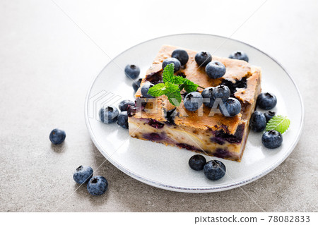 Blueberry and pear pie with fresh berries Blueberry and pear pie with fresh berries 78082833