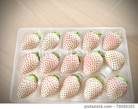 White strawberry photo material 78088165