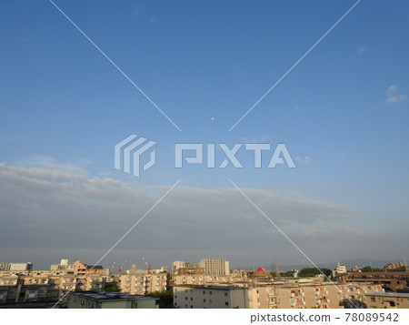 Blue sky 78089542
