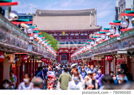 日本東京城市景觀 重病人數(全國)為 1,304 人,創歷史新高。許多人來到淺草寺...... = 5月23日 日本東京城市景觀 重病人數(全國)為 1,304 人,創歷史新高。許多人來到淺草寺...... = 5月23日 78090080