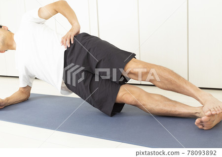 Men doing core training Men doing core training 78093892