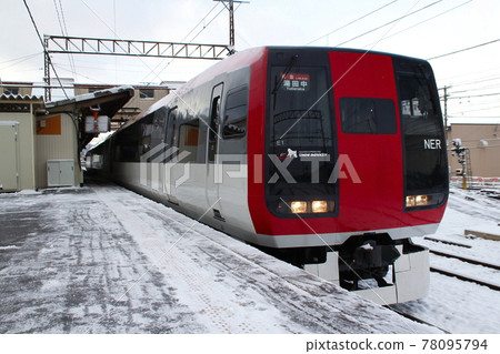 Nagano Electric Railway Nagano Line 2100 series in winter (Limited Express Snow Monkey) Nagano Electric Railway Nagano Line 2100 series in winter (Limited Express Snow Monkey) 78095794