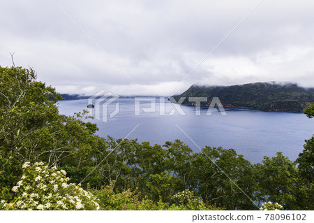 霧中的摩週湖,夏日景色,八月 霧中的摩週湖,夏日景色,八月 78096102