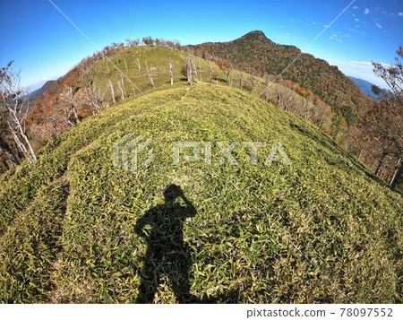 笹原釋迦與登山者的影子 笹原釋迦與登山者的影子 78097552