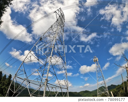 龍夢岳北坡輸電塔與藍天 78099177
