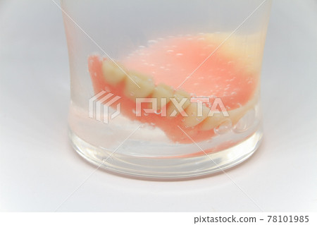 Sterilization and cleaning of dentures (dentures and dentures) 78101985