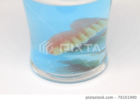 Sterilization and cleaning of dentures (dentures and dentures) 78101990