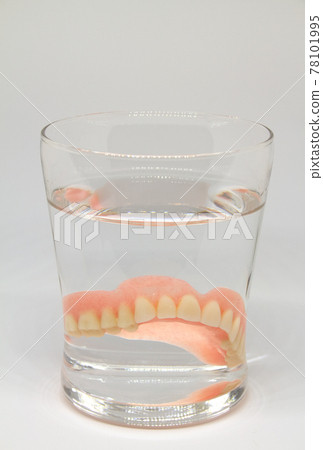 Sterilization and cleaning of dentures (dentures and dentures) 78101995